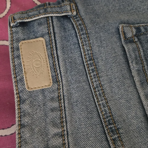 Sofia Vergara Size 12 Mid Rise Blue Denim Shorts - Picture 4 of 8